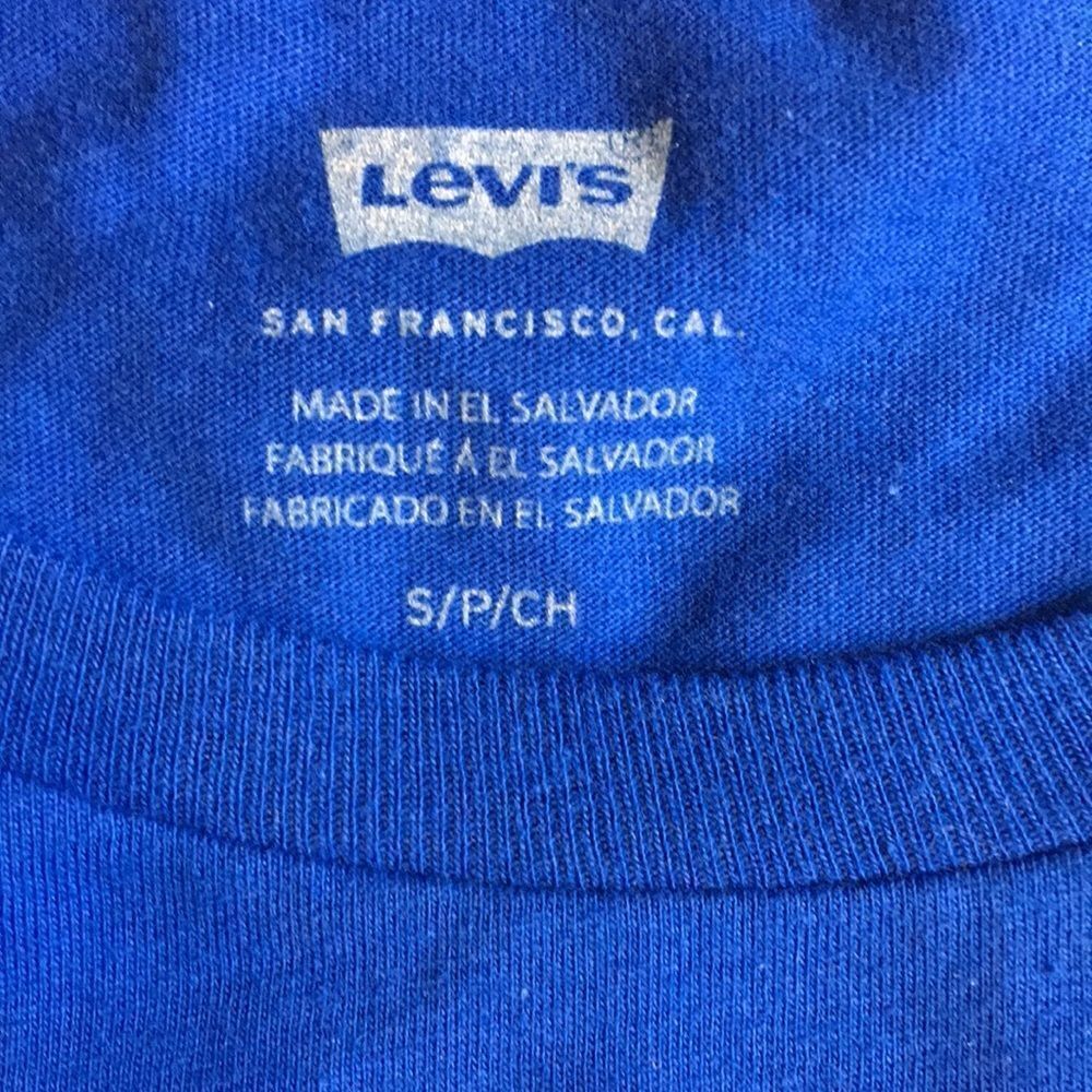 NWT Adult Levi’s T-shirt - Picture 5 of 9